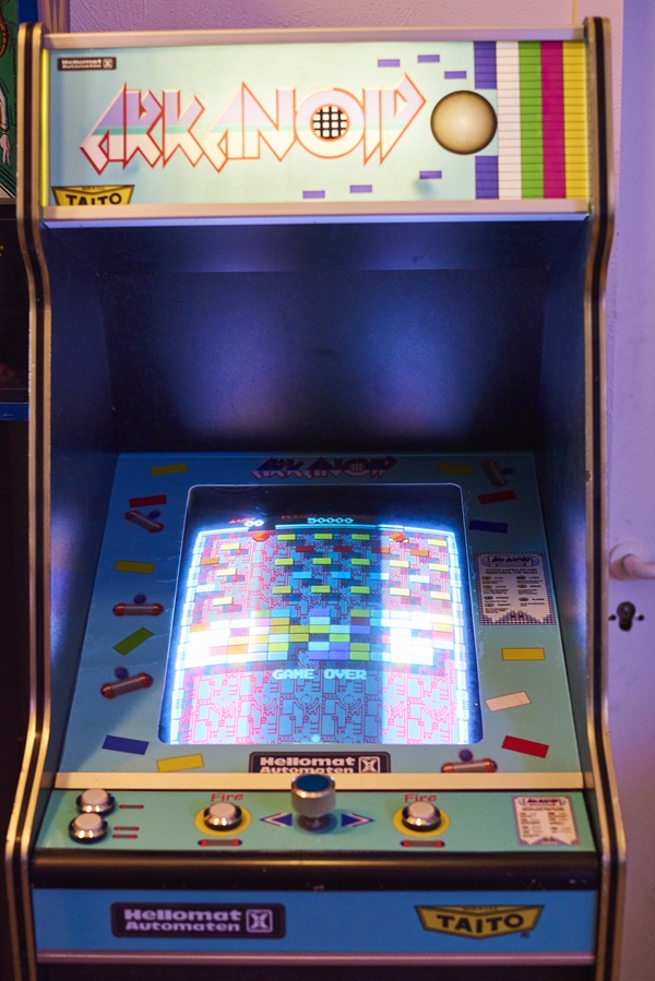 Arkanoid Arcade-Automat mieten – Klassiker aus den 1980er Jahren