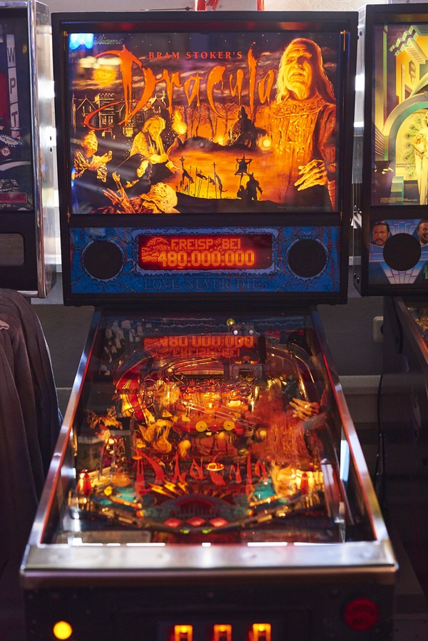 Bram Stoker's Dracula Flipperautomat mieten – Williams Pinball von 1993