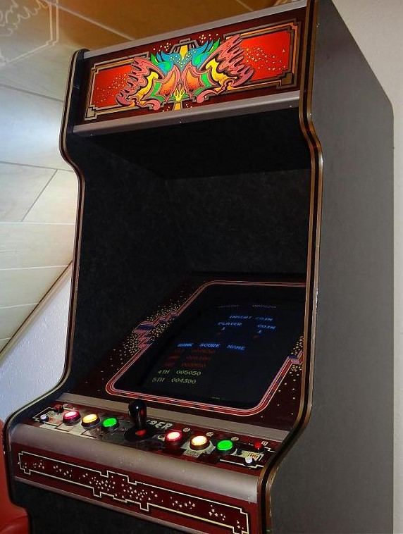 Hellomat Multigame-Automat mieten – 60 Arcade-Klassiker in einem Gerät
