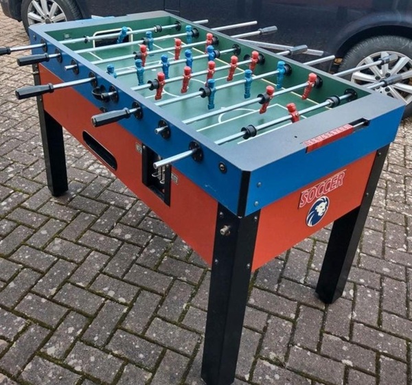 Löwen Kicker mieten – robuster Tischkicker für Events und Feiern