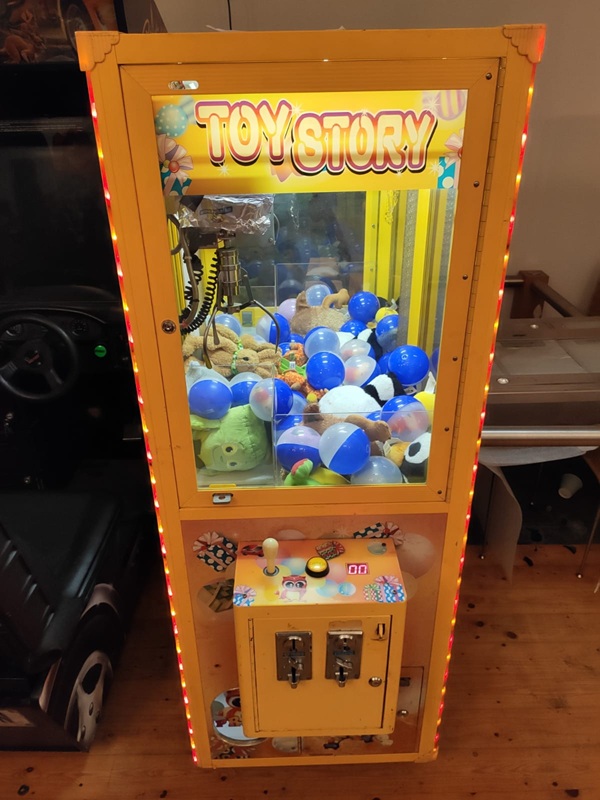 Toy Story Greifautomat mieten – Kapsel-Automat für Kinder und Events